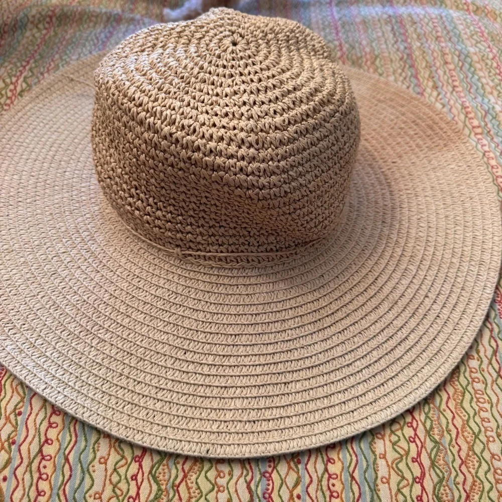 Cappelli Straworld Classic Beige Wide-Brim Hat Paper Braid Safari